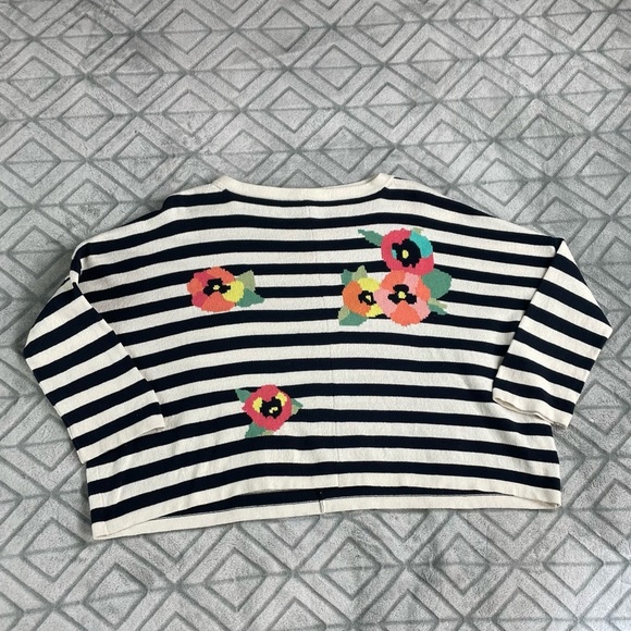 Weekend Max Mara Sweaters - Weekend Max Mara black and white oversized cropped sweater with flowers